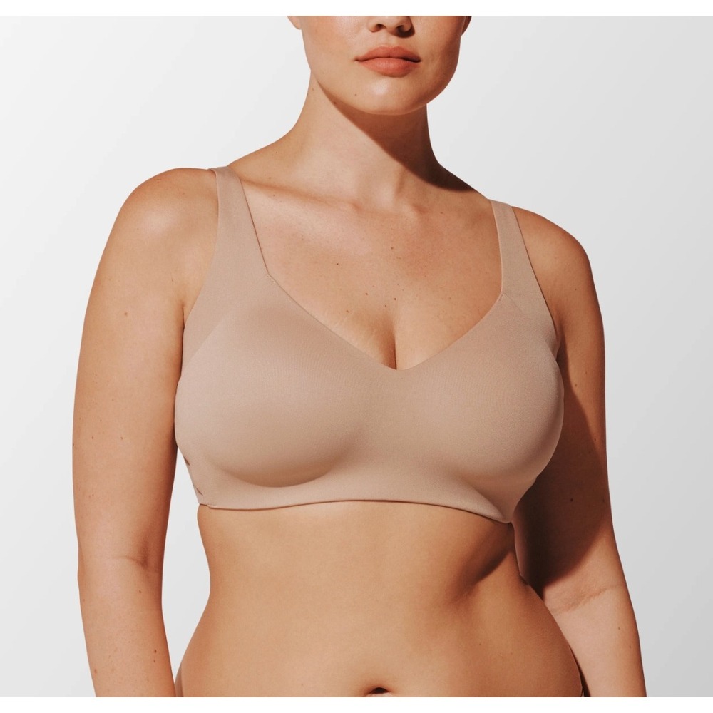 ThirdLove Smoothing Wireless Bra Medium Tan Nude Seamless Everyday Wear